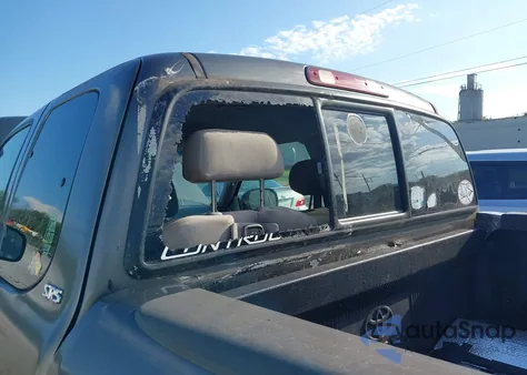 2003 Toyota Tundra Sr5 V8 из США, поврежденный, VIN 5TBBT44123S361167